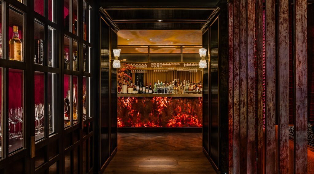 Qura Bar at Regent Hong Kong