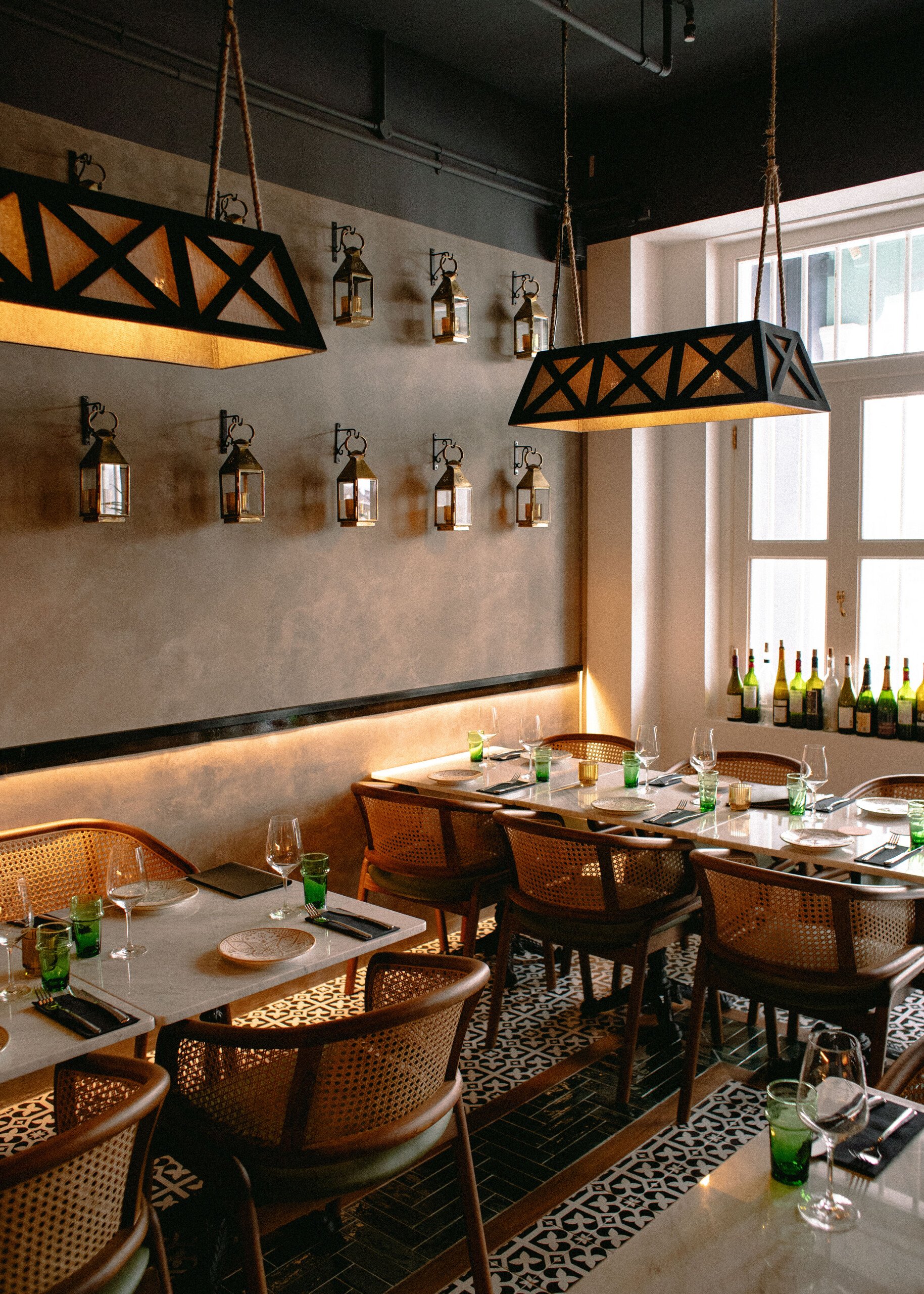 Naema | YouMakeMe agency branding restaurant